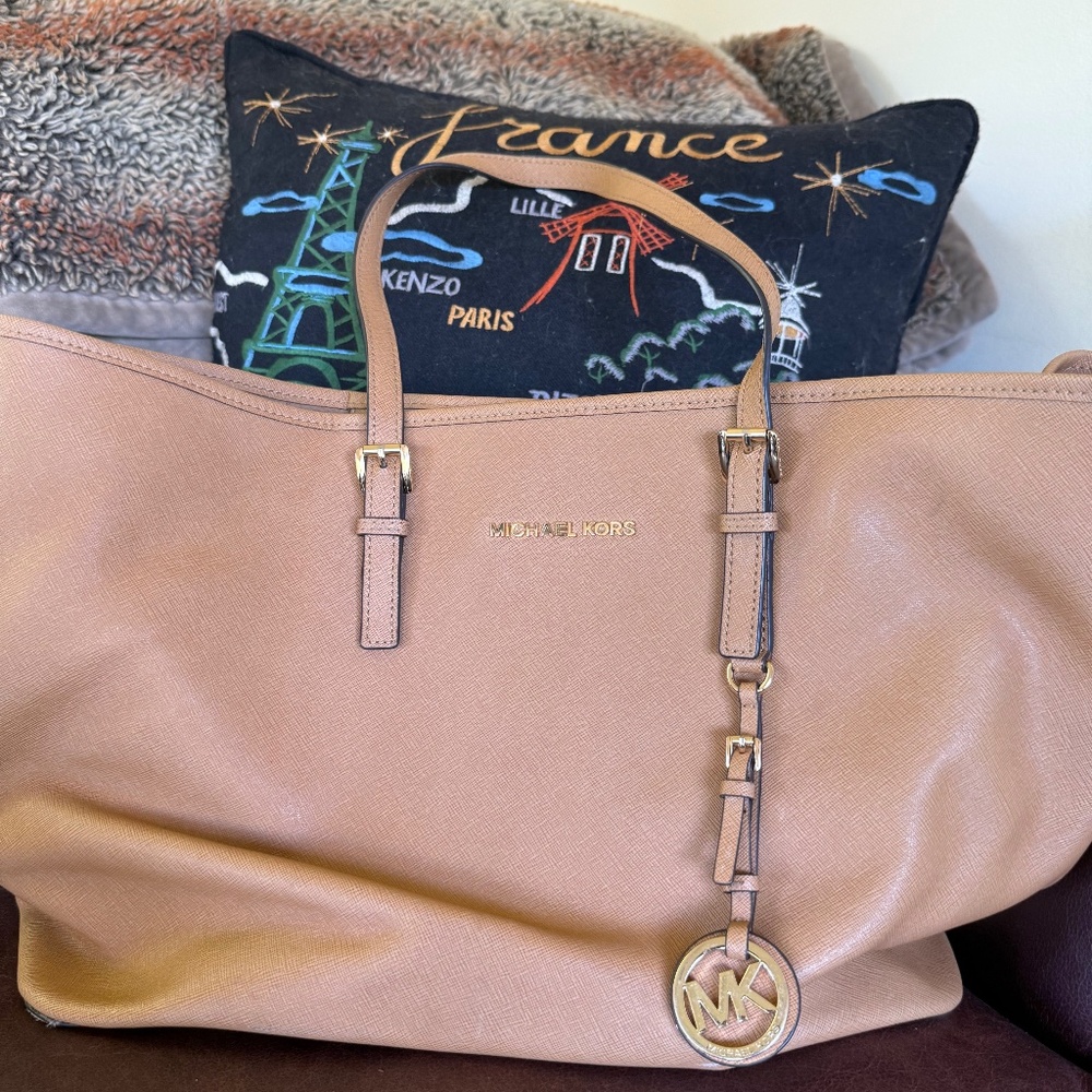 Michael Kors Jet Set Medium Saffiano